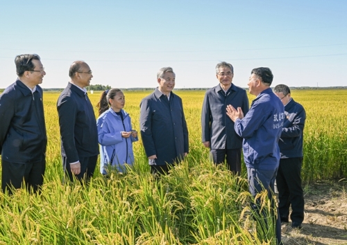 李希在黑龍江調(diào)研時(shí)強(qiáng)調(diào) 深入貫徹落實(shí)黨的二十屆三中全會精神 充分發(fā)揮全面從嚴(yán)治黨政治引領(lǐng)和政治保障作用